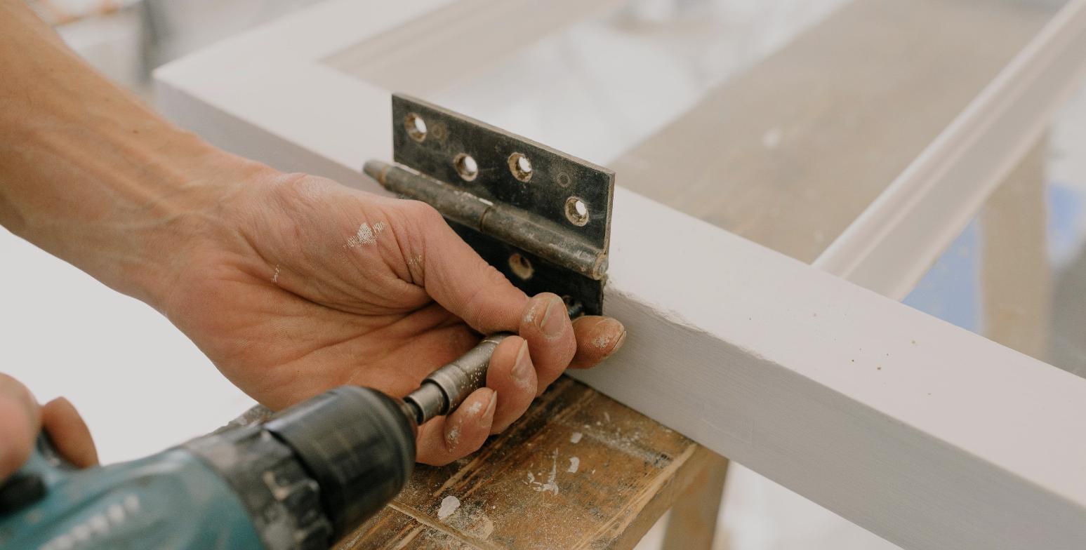 Handyman services in Dubai - furniture assembly and home repairs